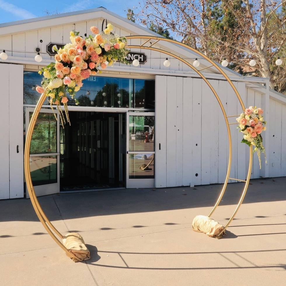 circular-gold-arch